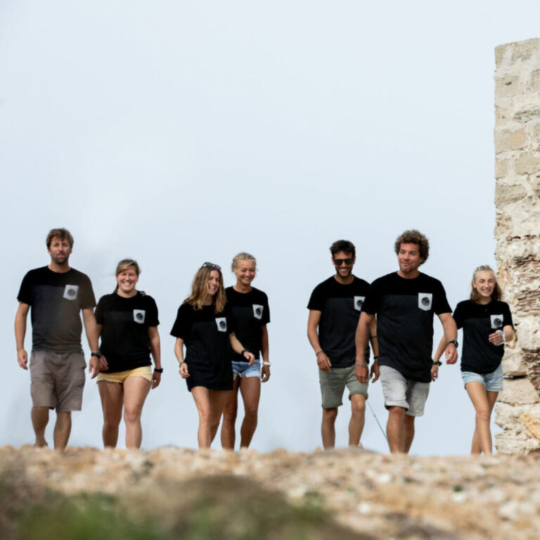 LakeUnited World - Das Team mit Team-Shirts in Griechenland